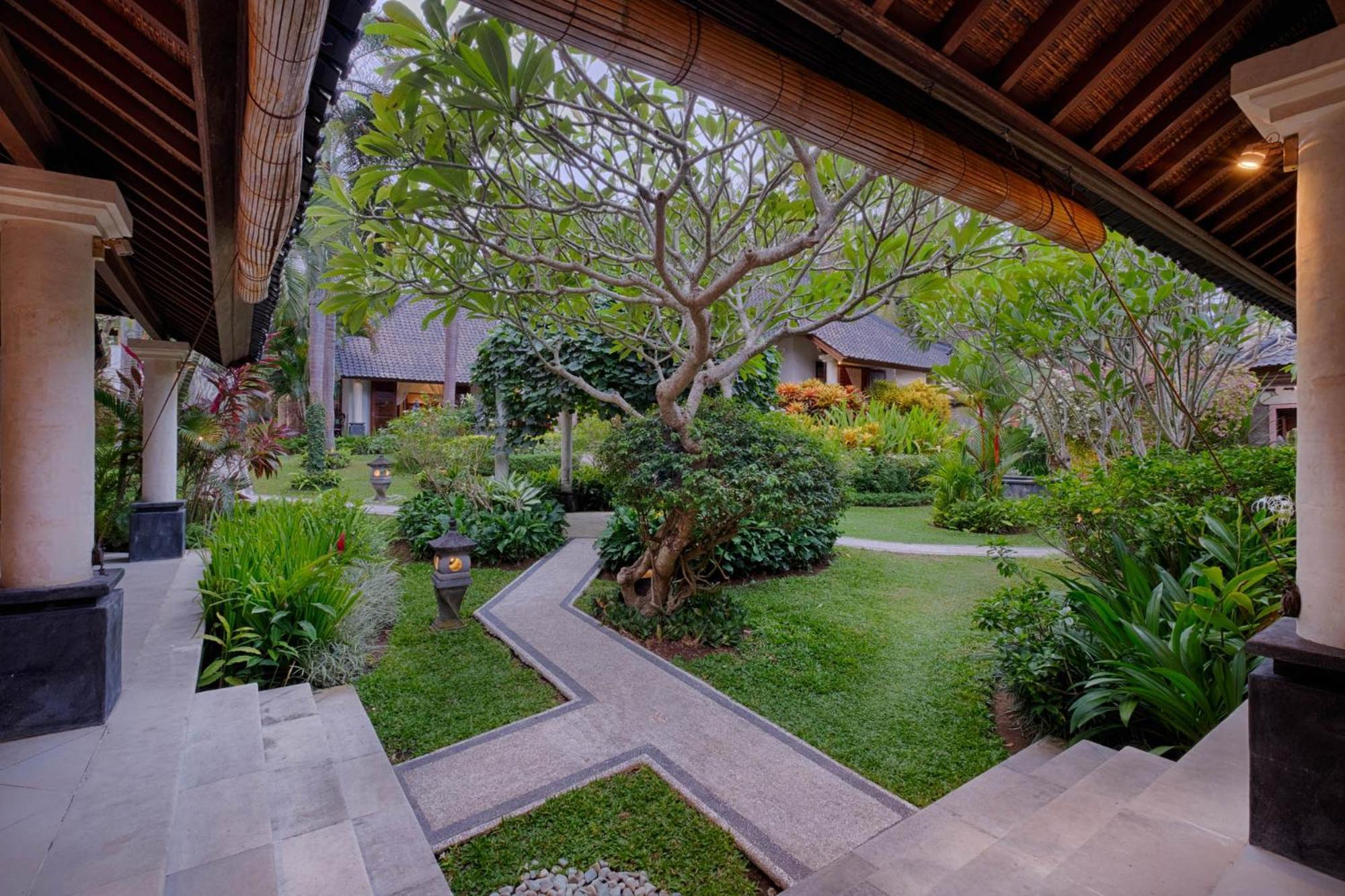 Kutus Kutus Saba Beach Villa Yogyakarta Exterior photo