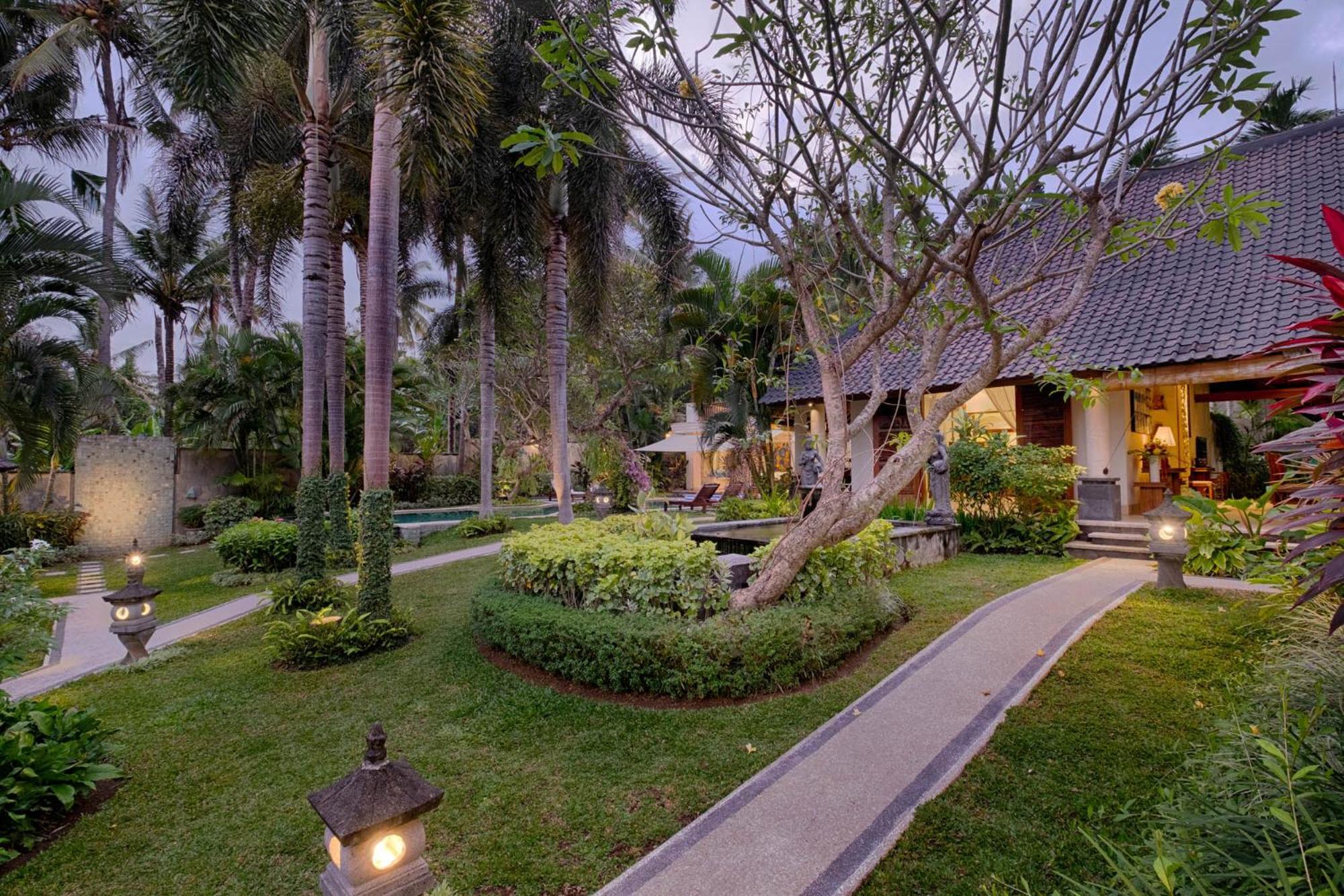 Kutus Kutus Saba Beach Villa Yogyakarta Exterior photo