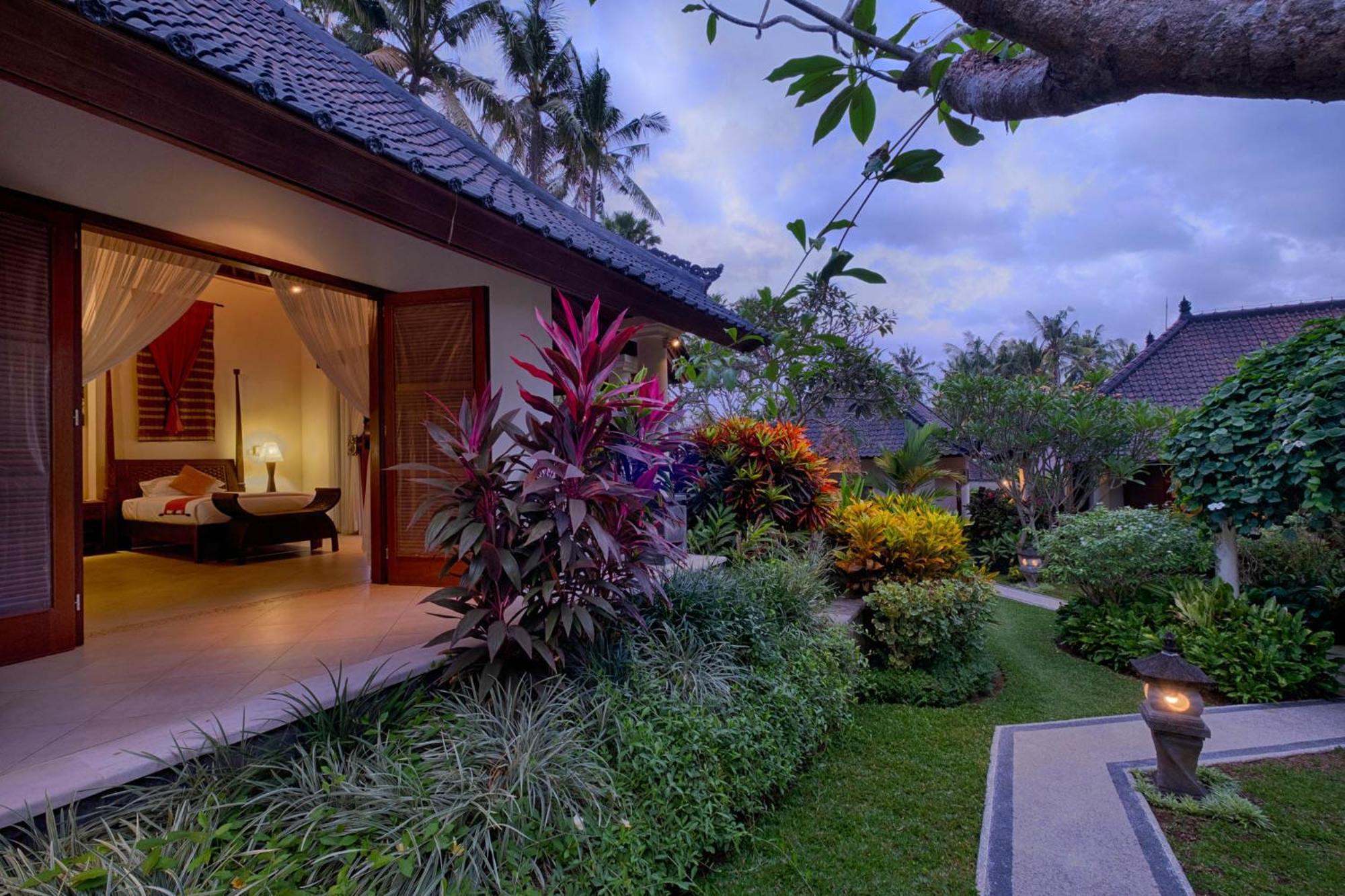 Kutus Kutus Saba Beach Villa Yogyakarta Exterior photo