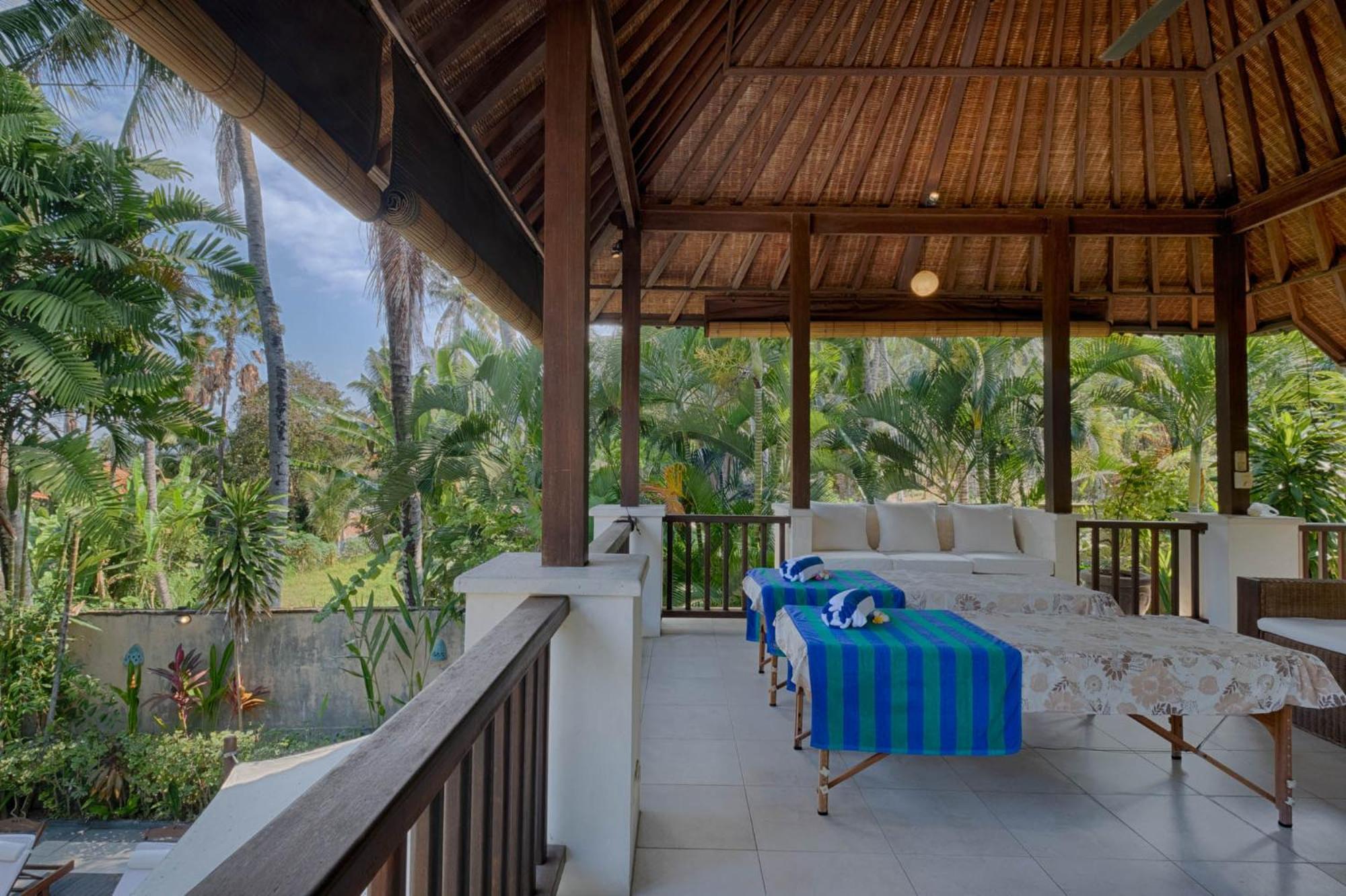 Kutus Kutus Saba Beach Villa Yogyakarta Exterior photo